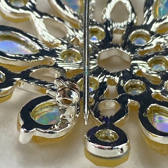 Vintage Trifari Snowflake Brooch Christmas Pin - Picture 4 of 8